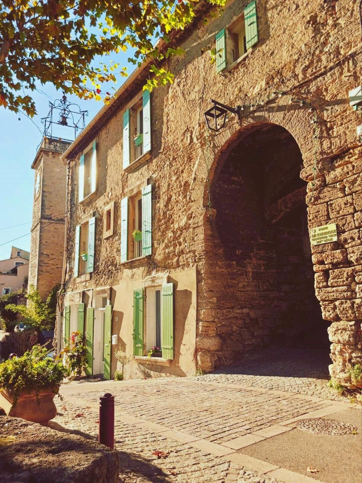 L'Appartement De L'Arche Chateauneuf-de-Gadagne Bagian luar foto