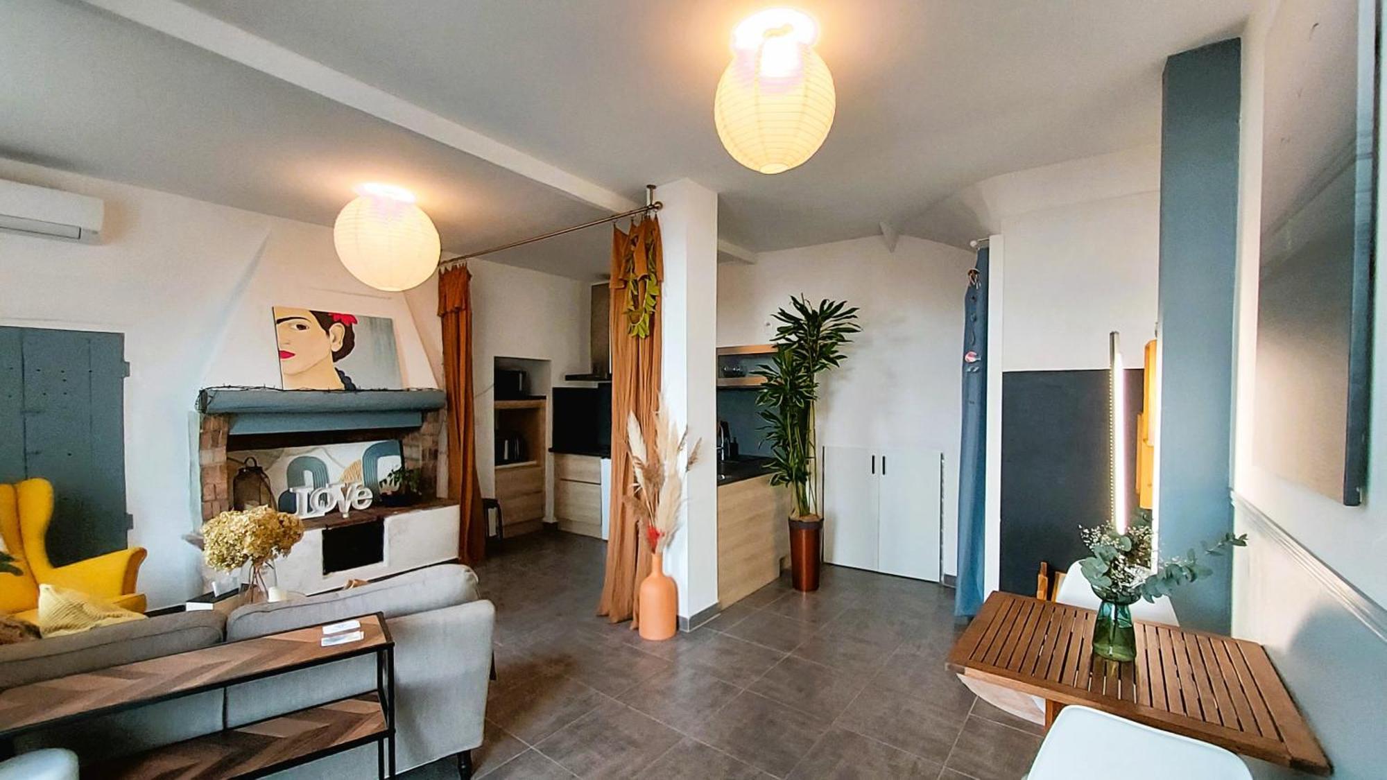 L'Appartement De L'Arche Chateauneuf-de-Gadagne Bagian luar foto